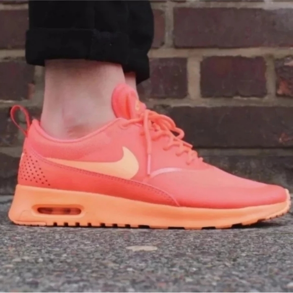 Nike Air Max Thea Womens Shoes Size 6 599409-801 Hot Lava/Sunset Glow sneakers - Picture 2 of 7
